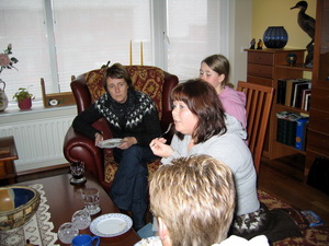 �sa og d�tur � veislu � Eyrarholti