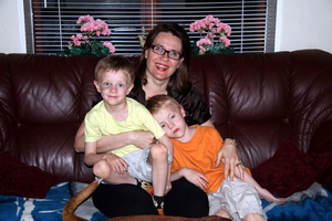 Sigga me� tv�burana Hamilton Bastian og Vinsent Lukas