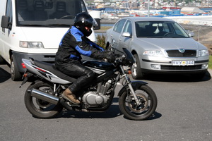 J�n p�pari v�galegur � n�ja hj�linu