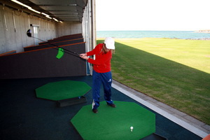 Arna Hr�nn me� st�ru sleggjuna fr� Wilson