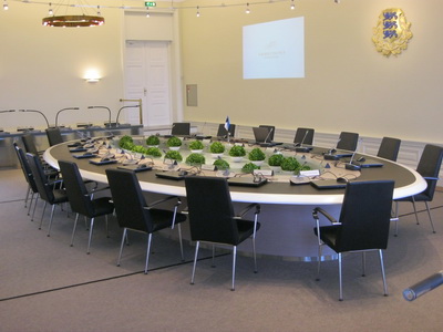 Fundarbor� eistnesku r�kisstj�rnarinnar