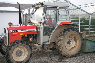 A� keyra traktorinn hans Svenna fr�nda