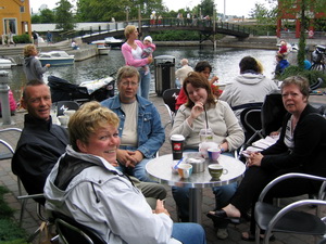 �ti a� bor�a me� Lilju, Geir og fj�lskyldu