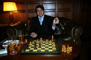 Eistlendingurinn Ramon Loik um �a� bil a� gefa sk�kina