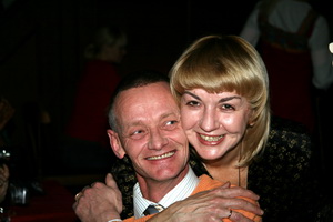 Me� r�ssneskri s�ngkonu � veitingasta� � Tallinn, kannski hefur Demetris r�tt fyrir s�r!