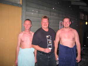 Hva� er betra en g��ur f�lagsskapur, gufuba�, frost og snj�koma?