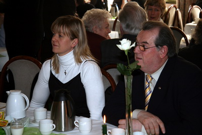 M�ja fr�nka og J�n m�gur