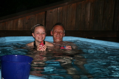 Alltaf fj�r � heita pottinum!