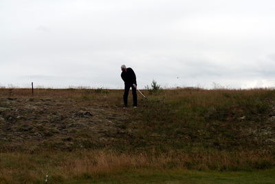 Bjarni J�nsson utan brautar en bjarga�i s�r me� gl�silegu h�ggi