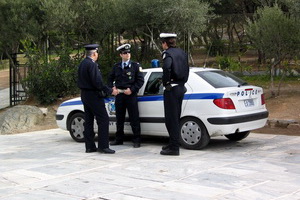 Gr�skir l�greglumenn