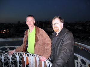 �rni og Filippe me� Lissabon � bakgrunni