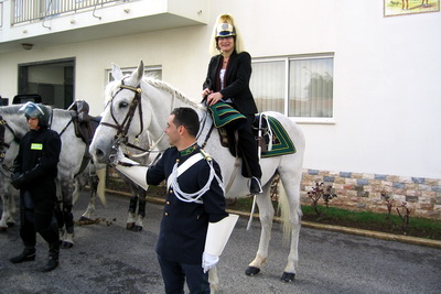 Janet Meli flott � port�g�lskum l�gregluhesti