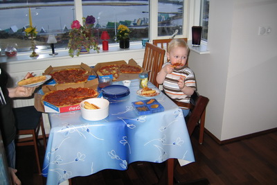 Pizzapart� hj� �rnu Hr�nn