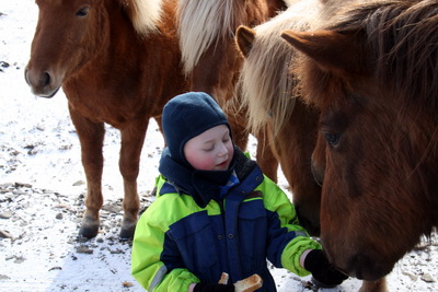 Hann er �hr�ddur s� stutti!