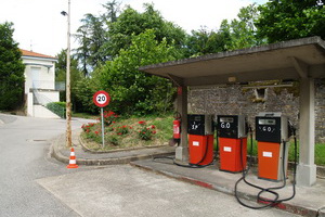 N�t�skuleg bens�nst�� � Frakklandi